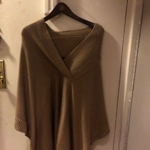 Knitted shortsleeved poncho sweater